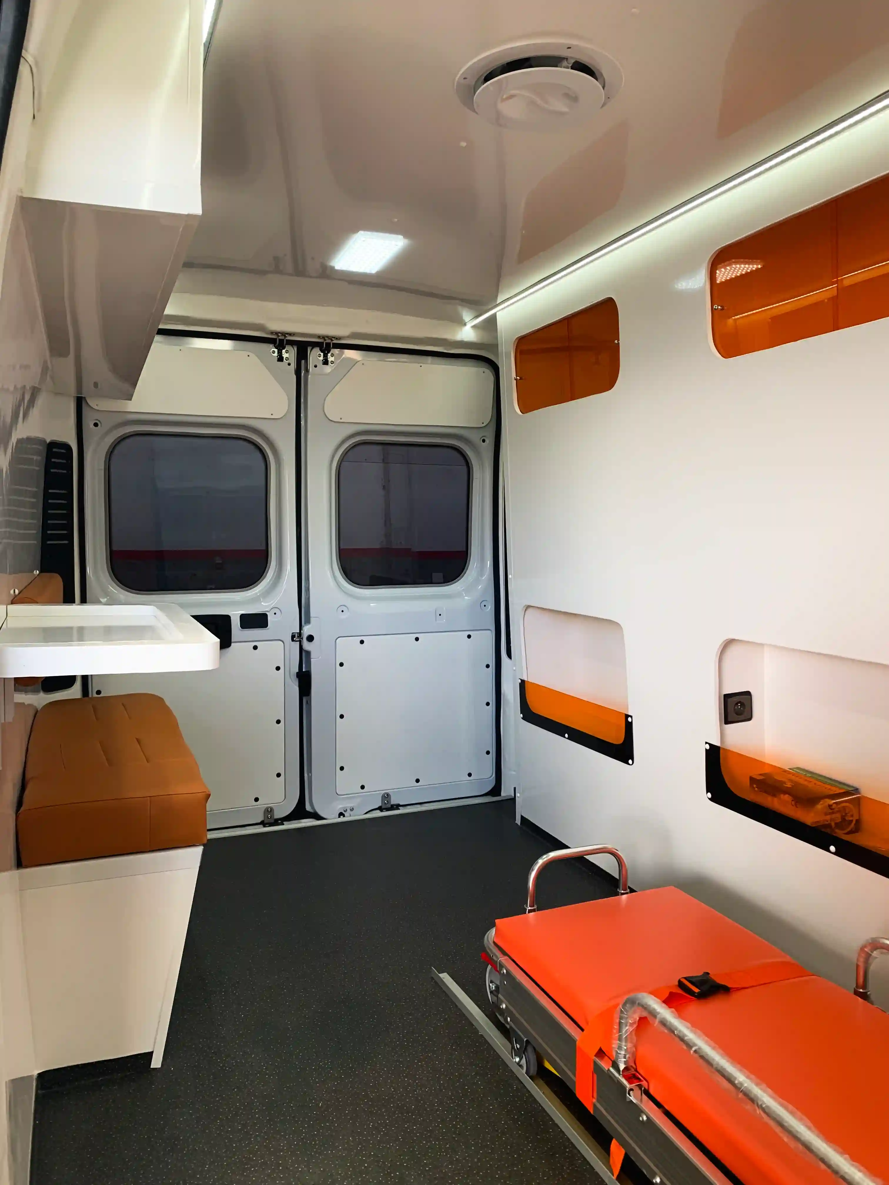 Ambulance - ambulance interieur2